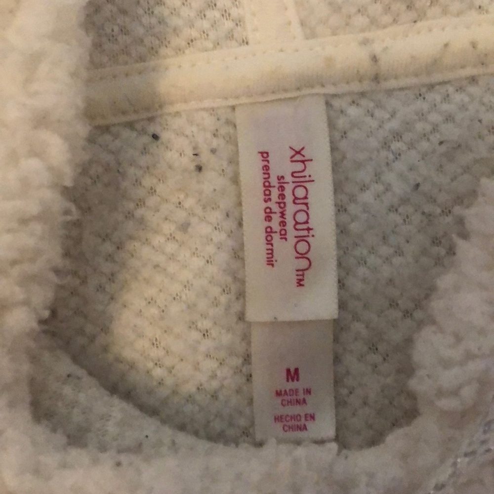 Sherpa pullover! - Picture 2 of 3